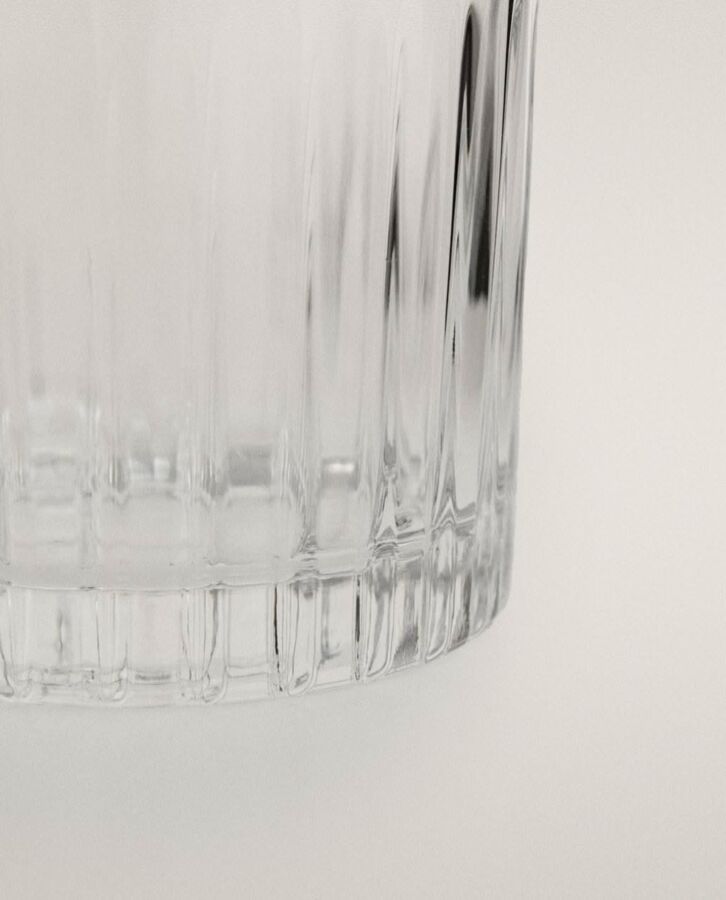 verre à vin cristallin