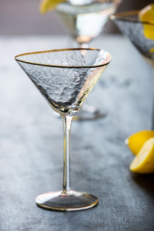 Verres à vin stylés