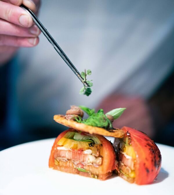 Recette de tomates farcies de chef étoilé : la version gastronomique à découvrir